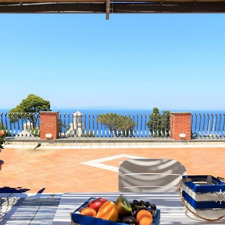 Aquamarine Relaxing Capri Suites מראה חיצוני תמונה