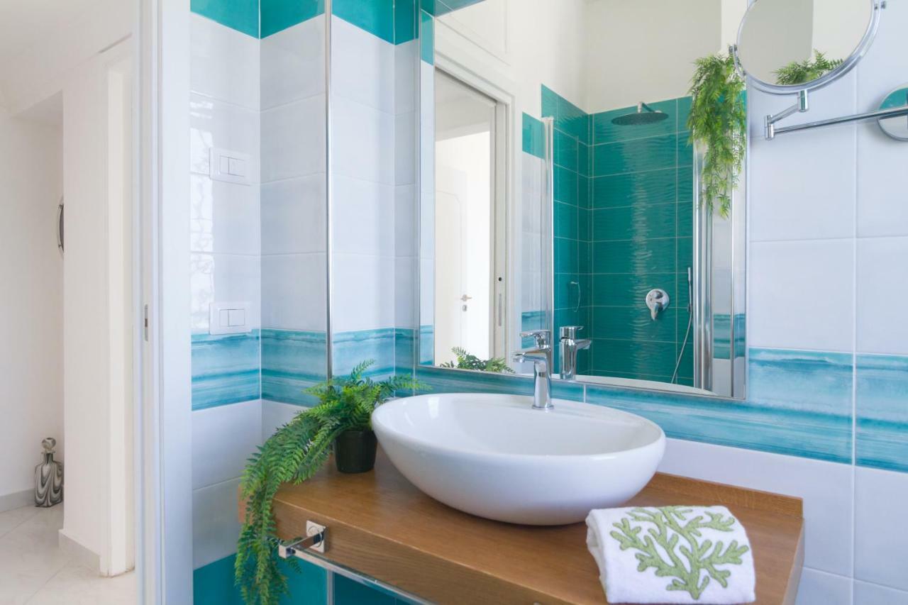 Aquamarine Relaxing Capri Suites מראה חיצוני תמונה