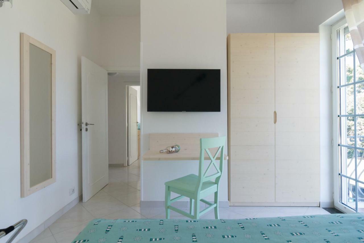 Aquamarine Relaxing Capri Suites מראה חיצוני תמונה