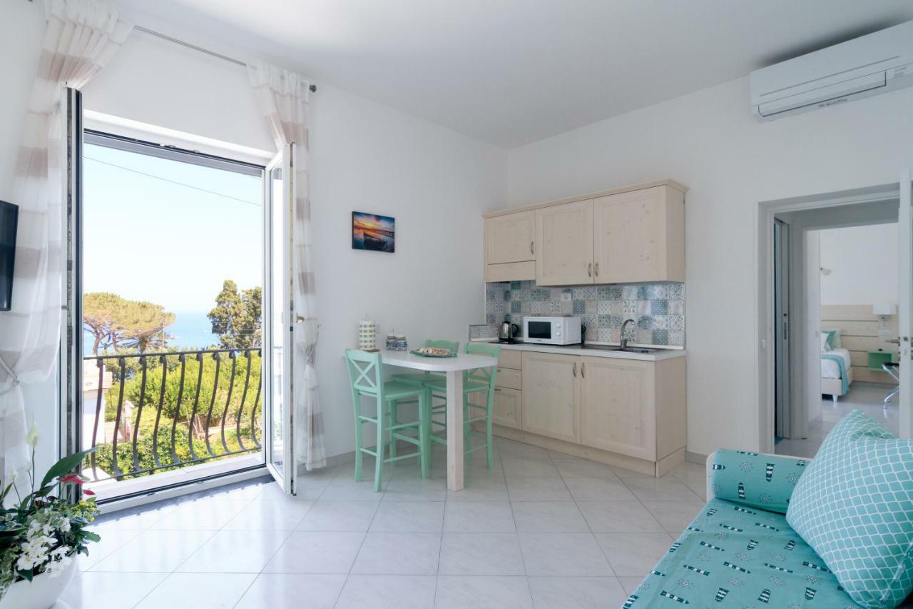 Aquamarine Relaxing Capri Suites מראה חיצוני תמונה